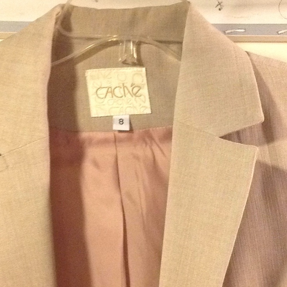 Cache Blazer Like New - image 3